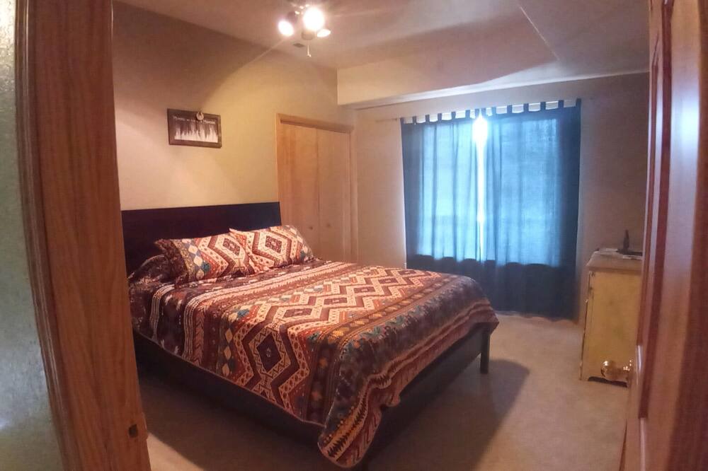 Photo of Bedroom in Spring Valley