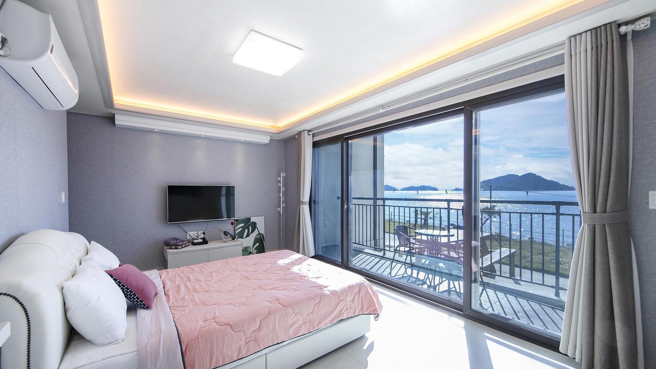 Photo of Bedroom in Hwajeong