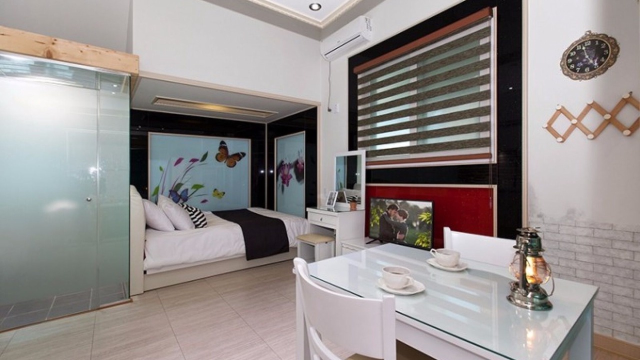 Photo of Bedroom in Buk