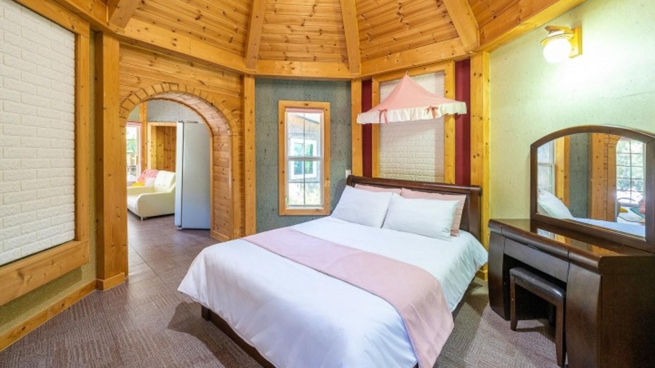 Photo of Bedroom in Buk