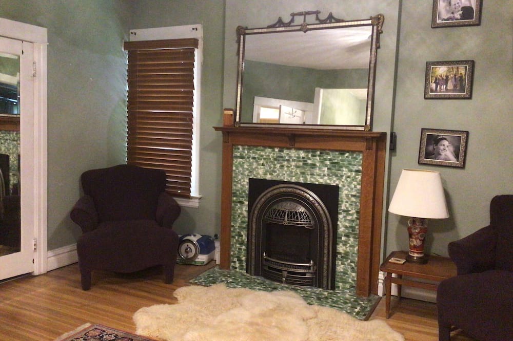 Photo of Livingroom in Cheesman Park