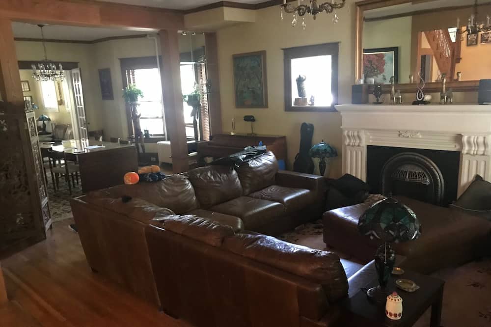 Photo of Livingroom in Cheesman Park