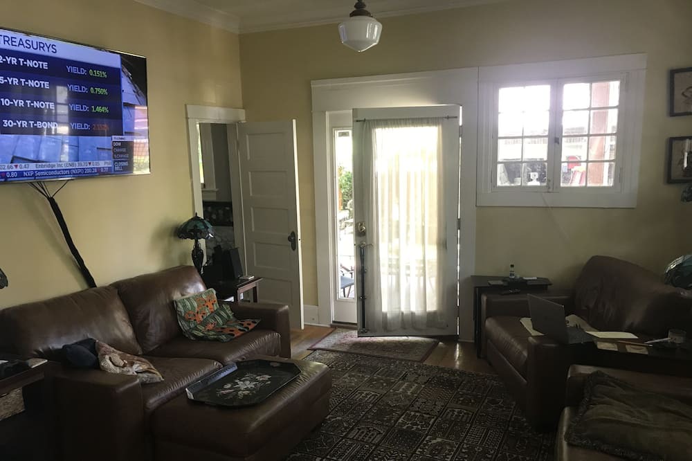 Photo of Livingroom in Cheesman Park