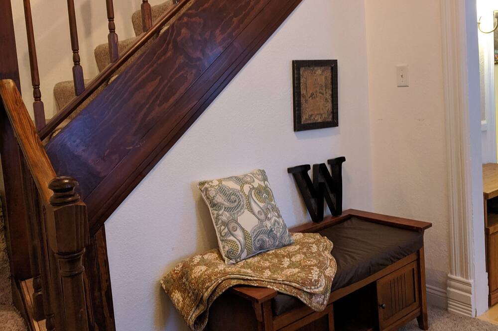 Photo of Livingroom in Victor