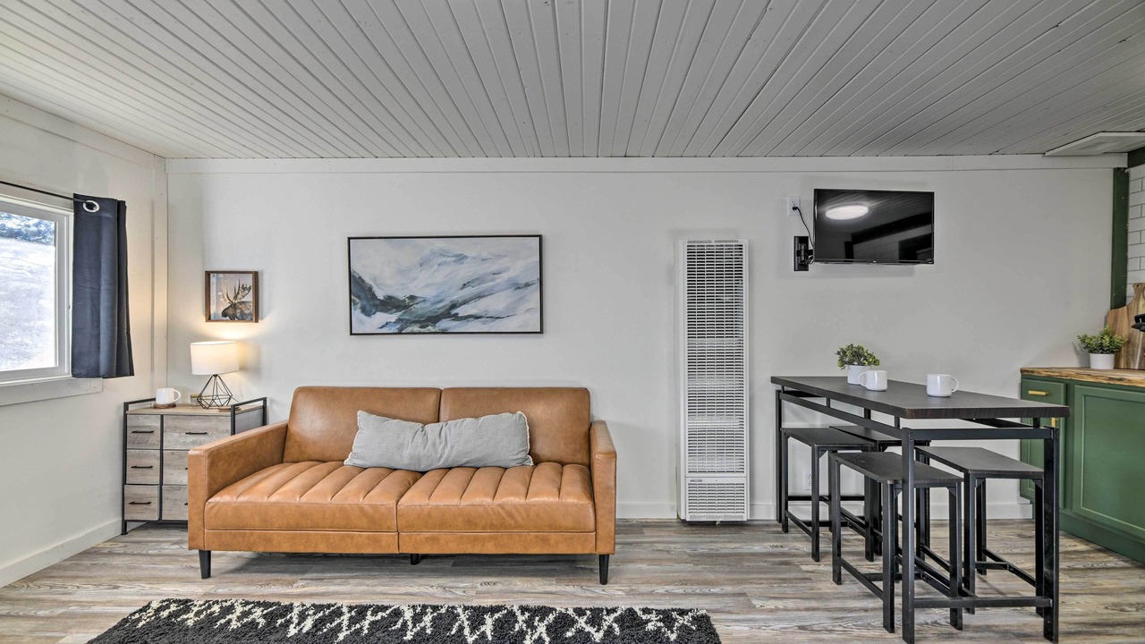 Photo of Livingroom in Forest Lakes