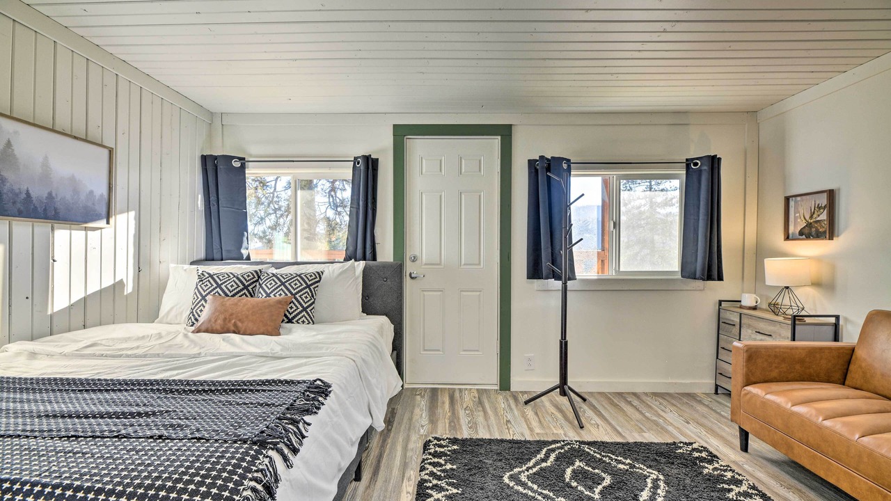 Photo of Livingroom in Forest Lakes