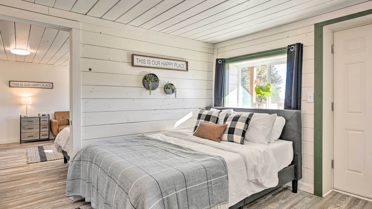 Photo of Bedroom in Forest Lakes