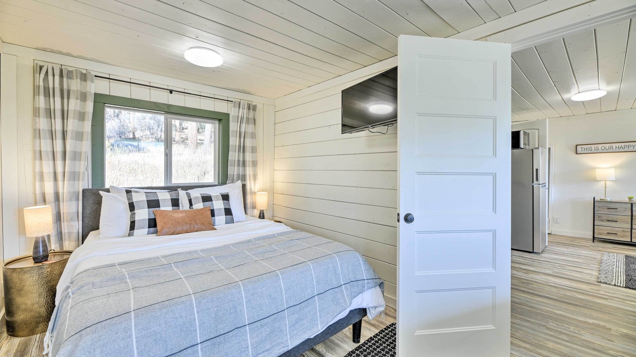 Photo of Bedroom in Forest Lakes