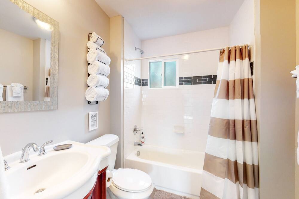 Photo of Bathroom in Twin Lakes