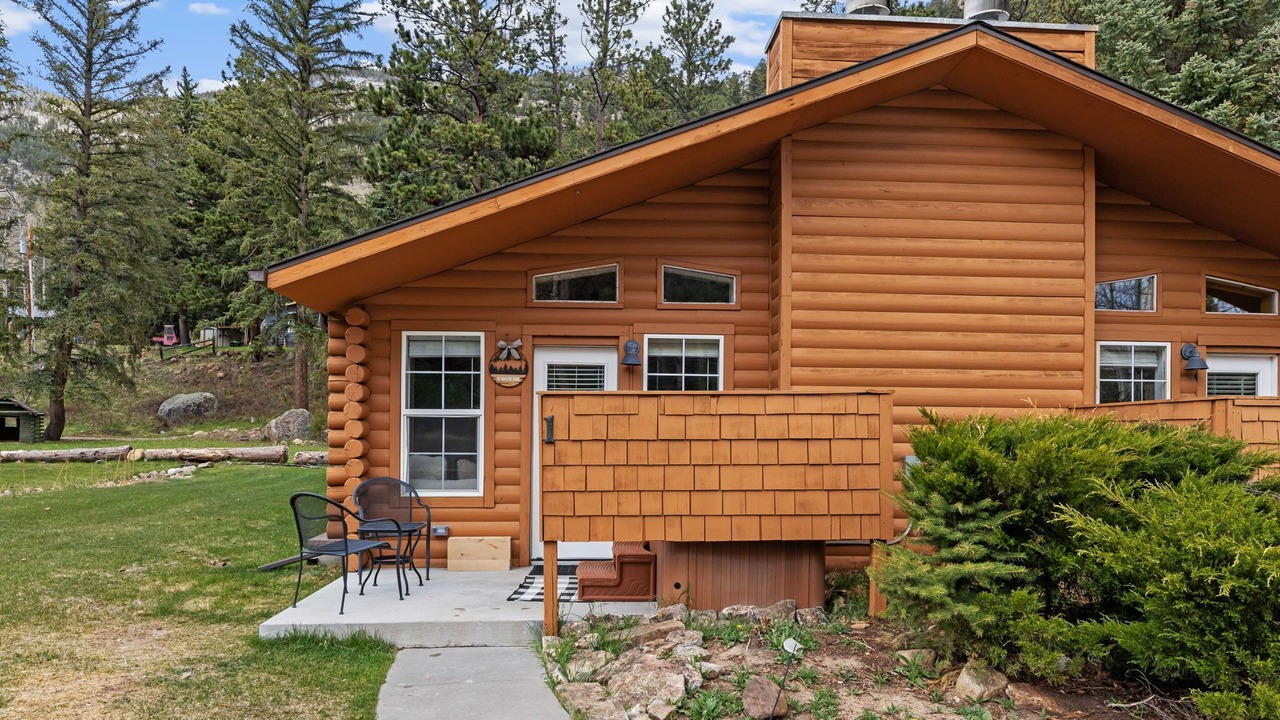 Photo of Outdoor in Fall River Estates