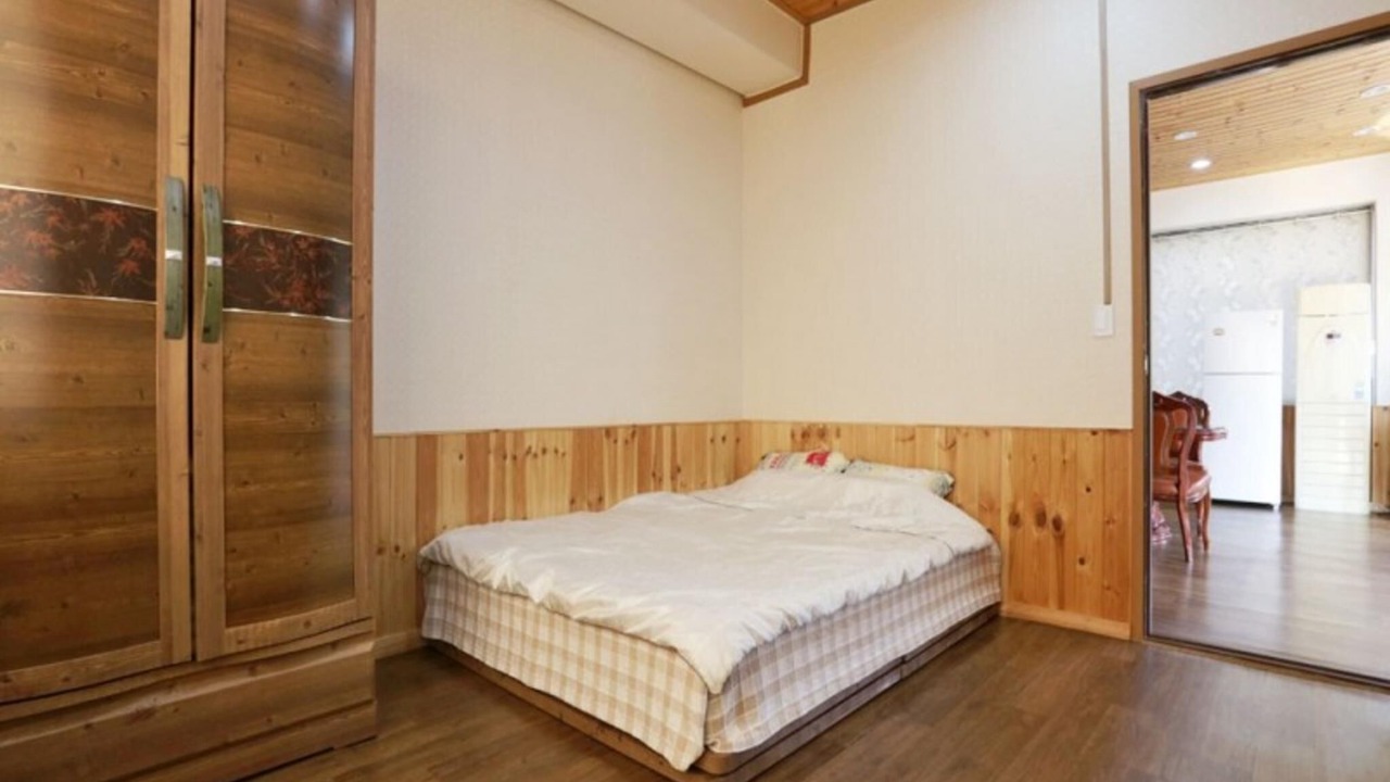 Photo of Bedroom in Buk