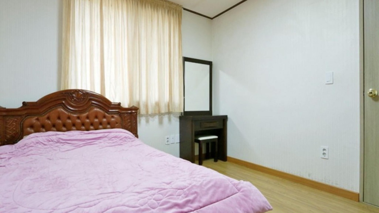 Photo of Bedroom in Buk