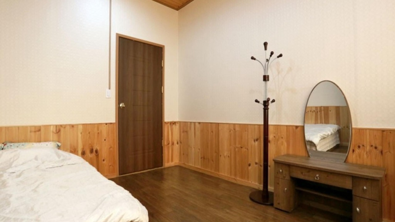 Photo of Bedroom in Buk