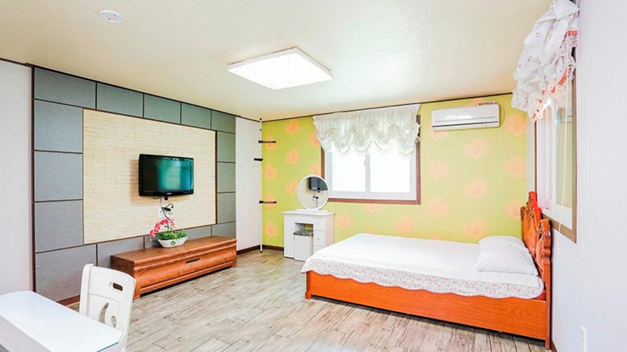 Photo of Bedroom in Seojong