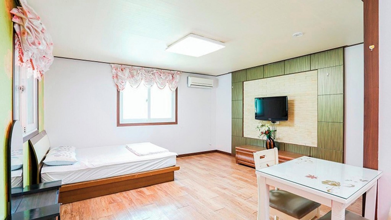 Photo of Bedroom in Seojong