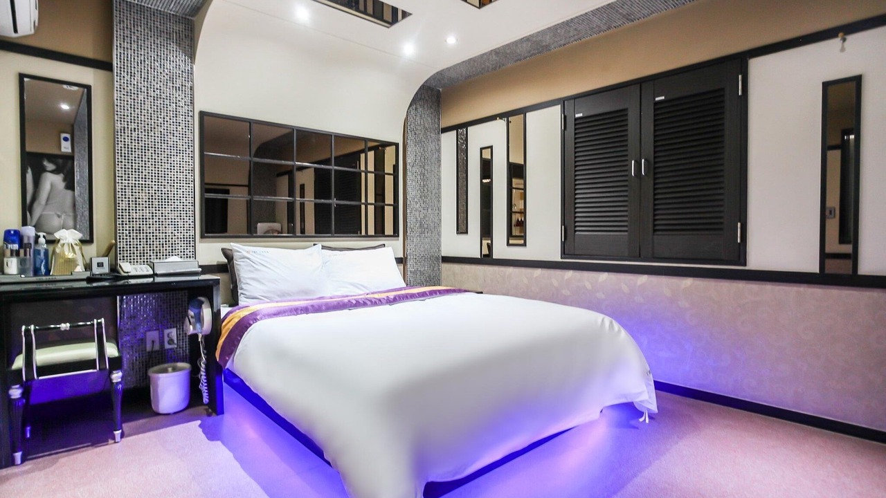 Photo of Bedroom in Downtown