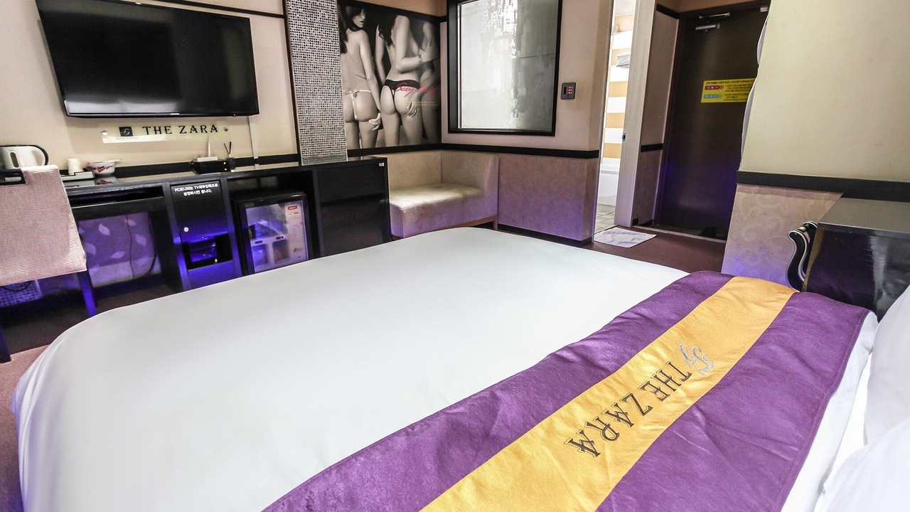 Photo of Bedroom in Downtown