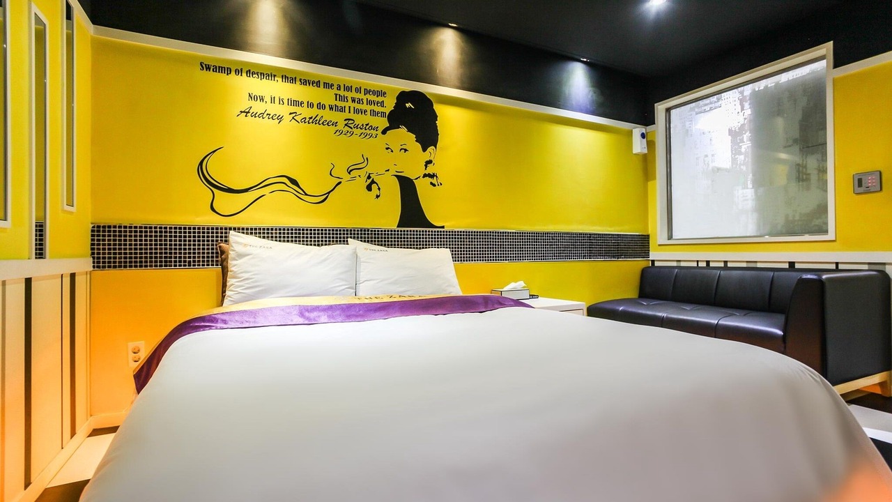 Photo of Bedroom in Downtown
