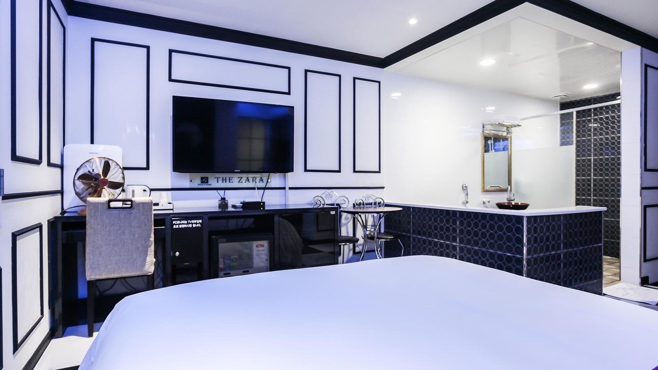 Photo of Bedroom in Downtown