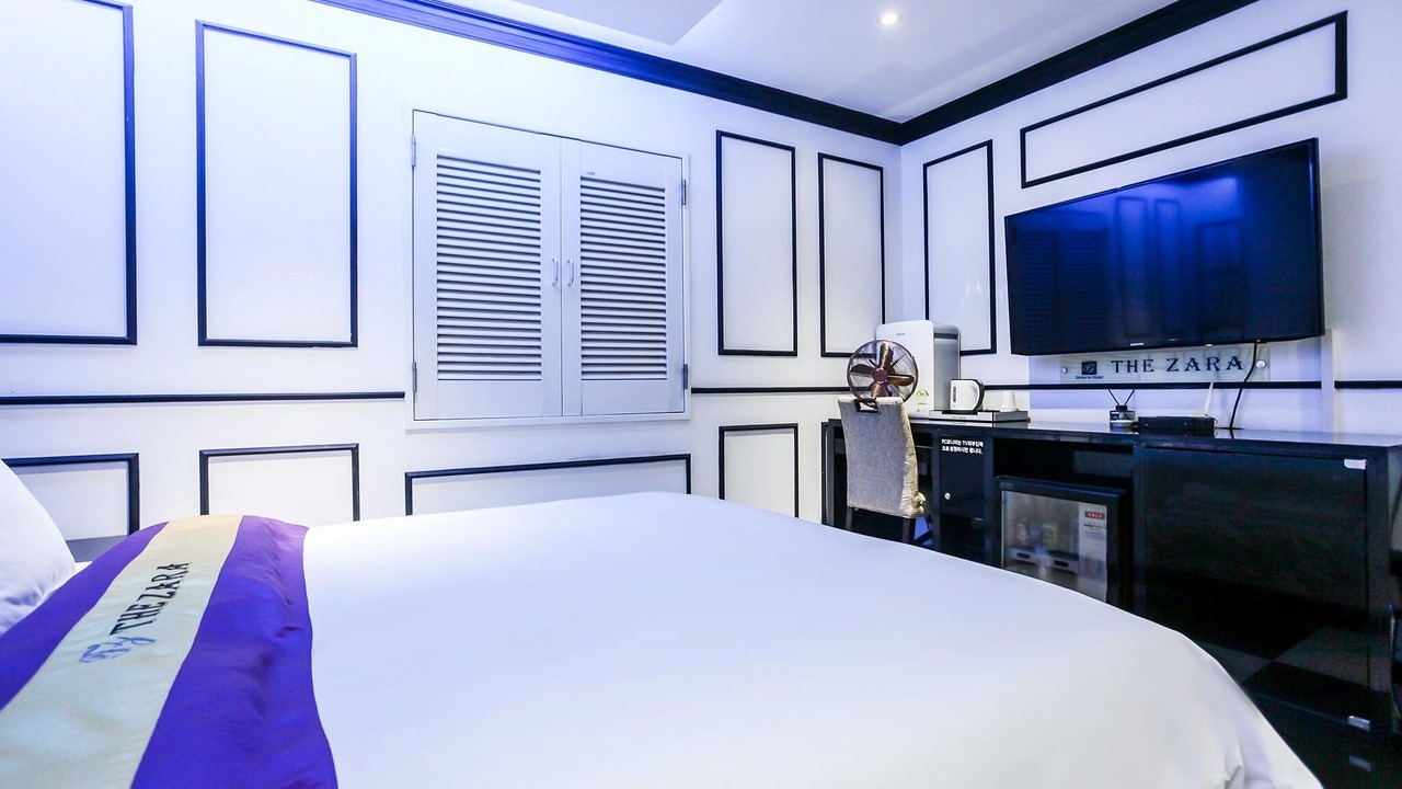 Photo of Bedroom in Downtown