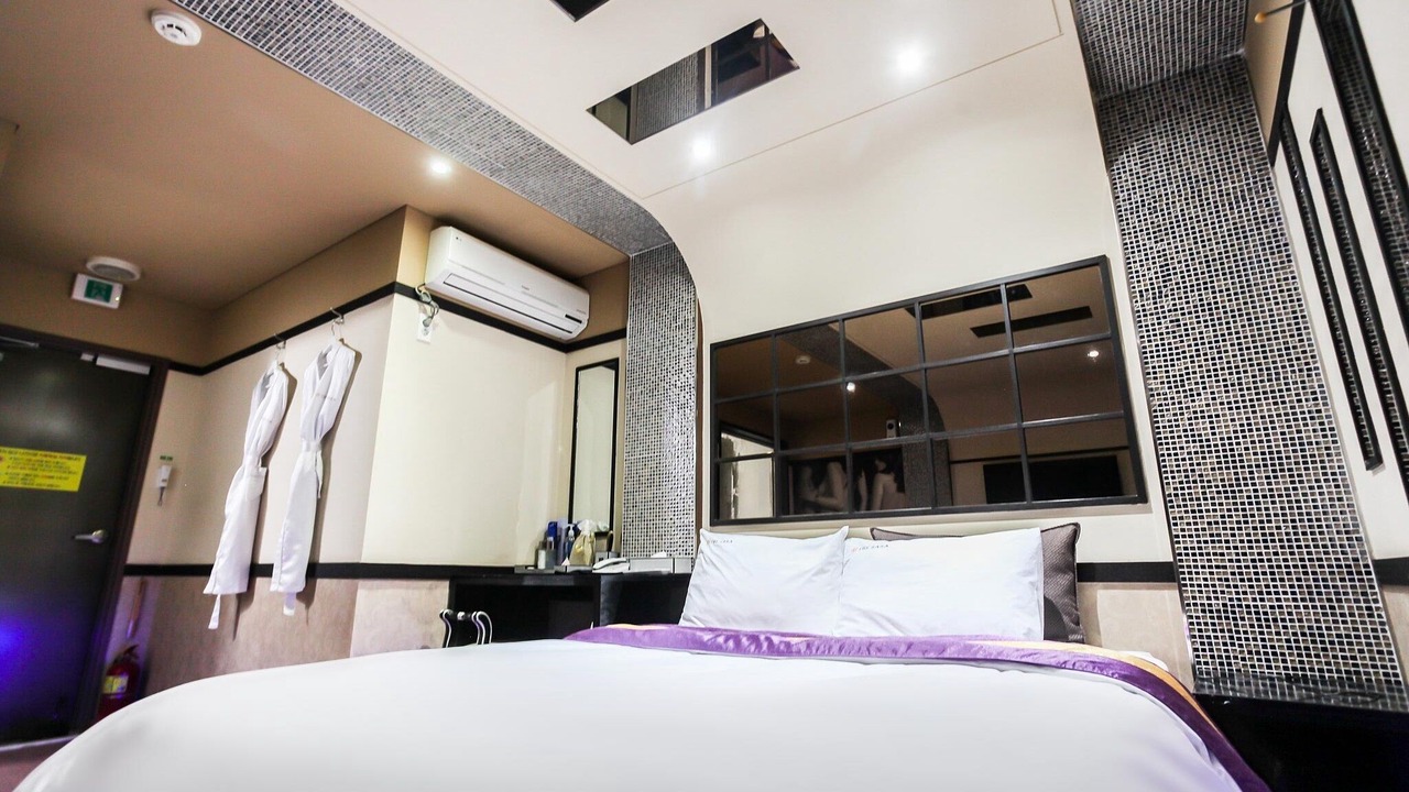 Photo of Bedroom in Downtown