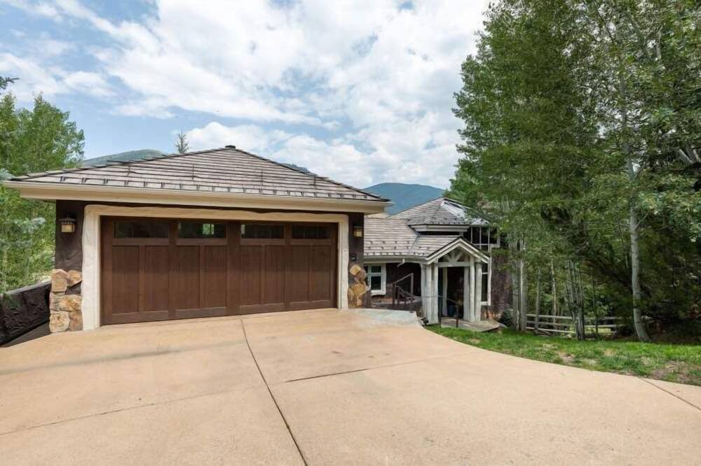 Photo of Outdoor in Highland Meadows