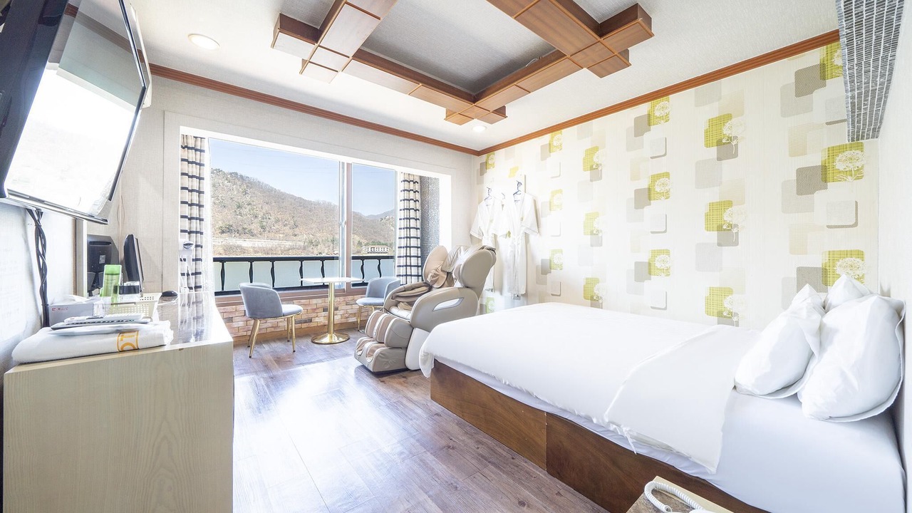 Photo of Bedroom in Seojong