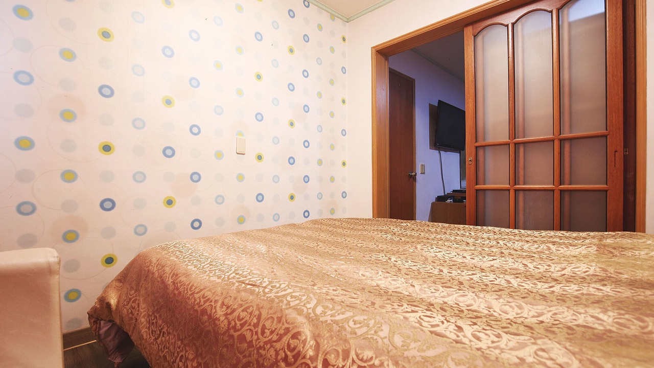 Photo of Bedroom in Ujong