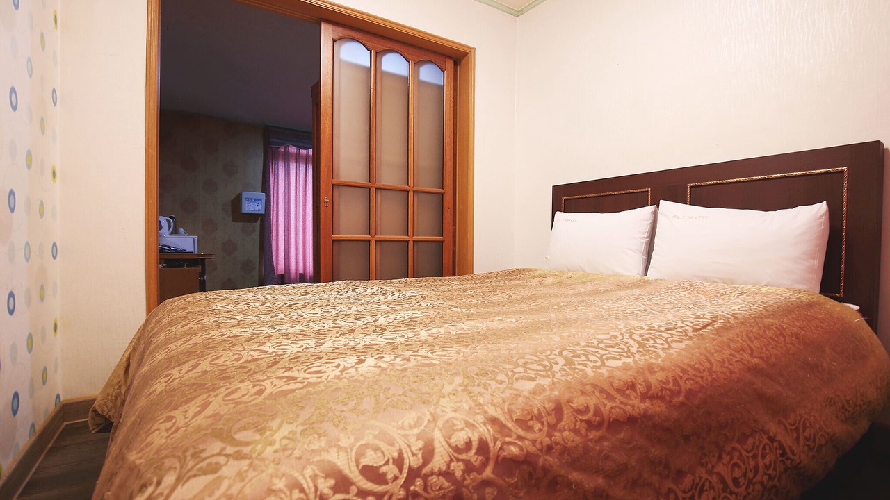 Photo of Bedroom in Ujong