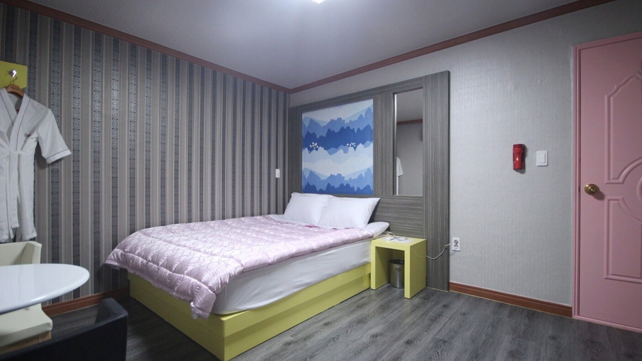 Photo of Bedroom in Yeongdo