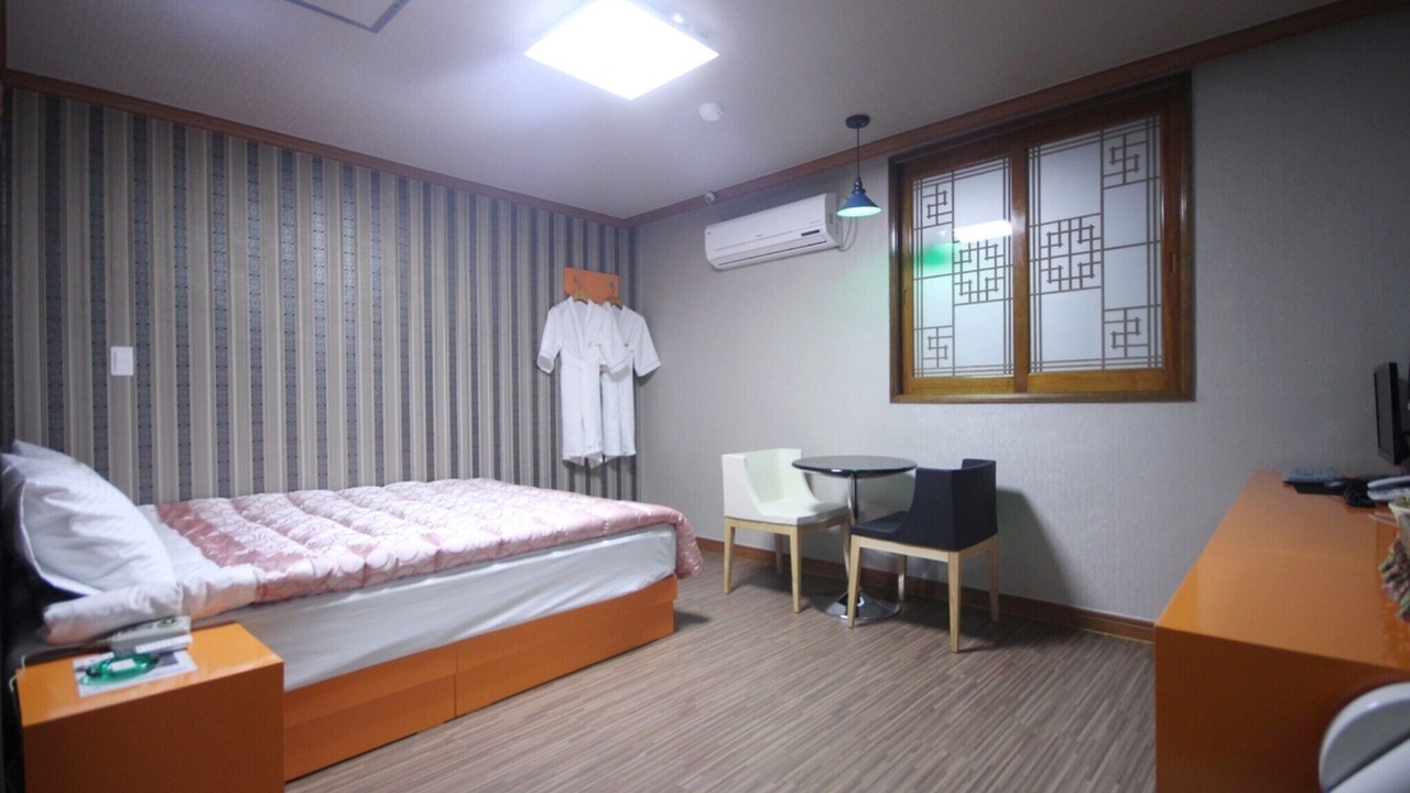 Photo of Bedroom in Yeongdo