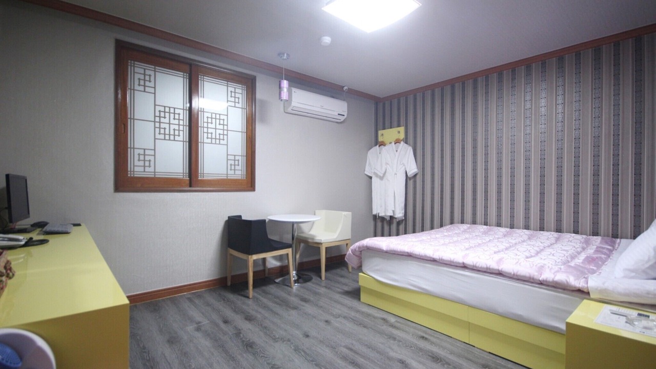 Photo of Bedroom in Yeongdo