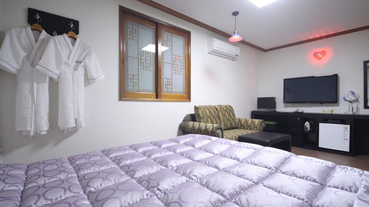 Photo of Bedroom in Yeongdo