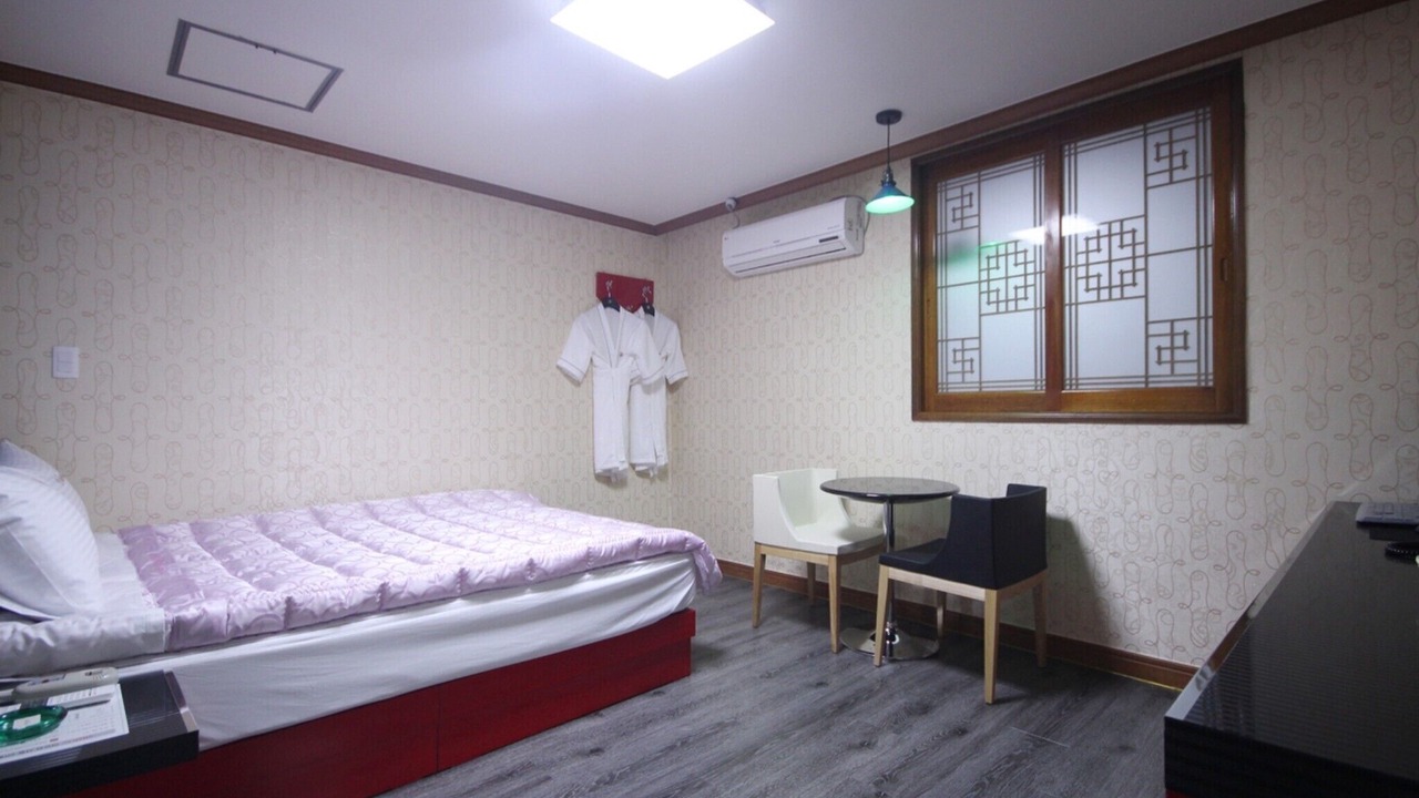 Photo of Bedroom in Yeongdo