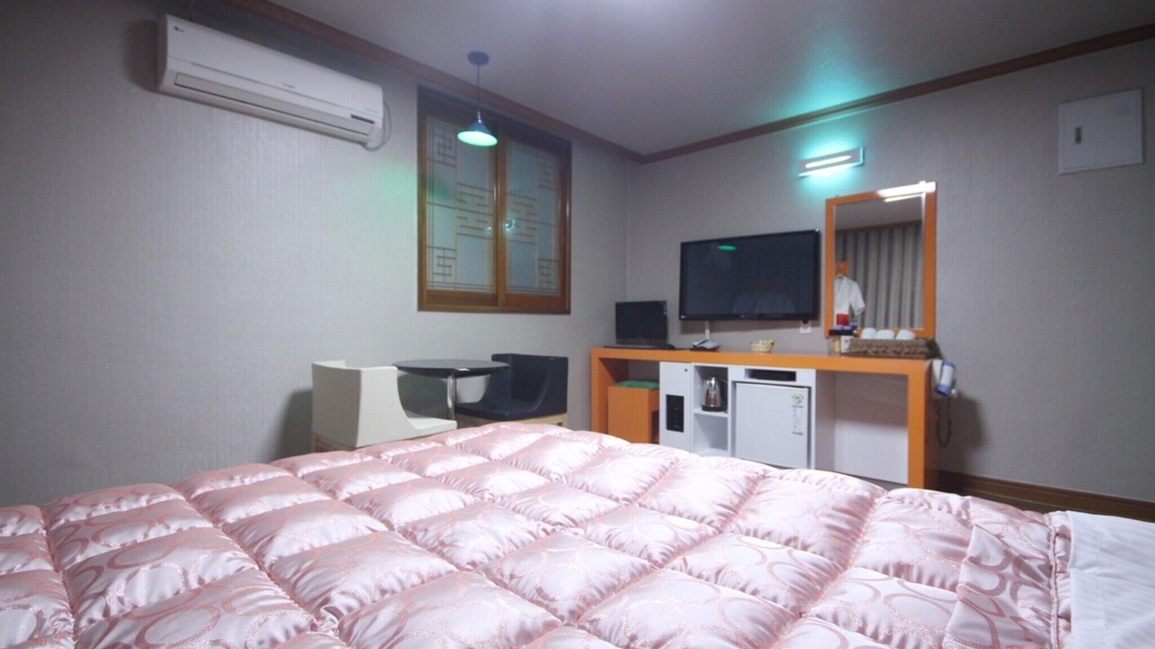 Photo of Bedroom in Yeongdo