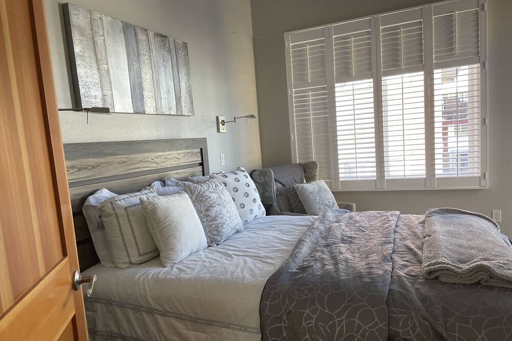 Photo of Bedroom in Old North Boulder