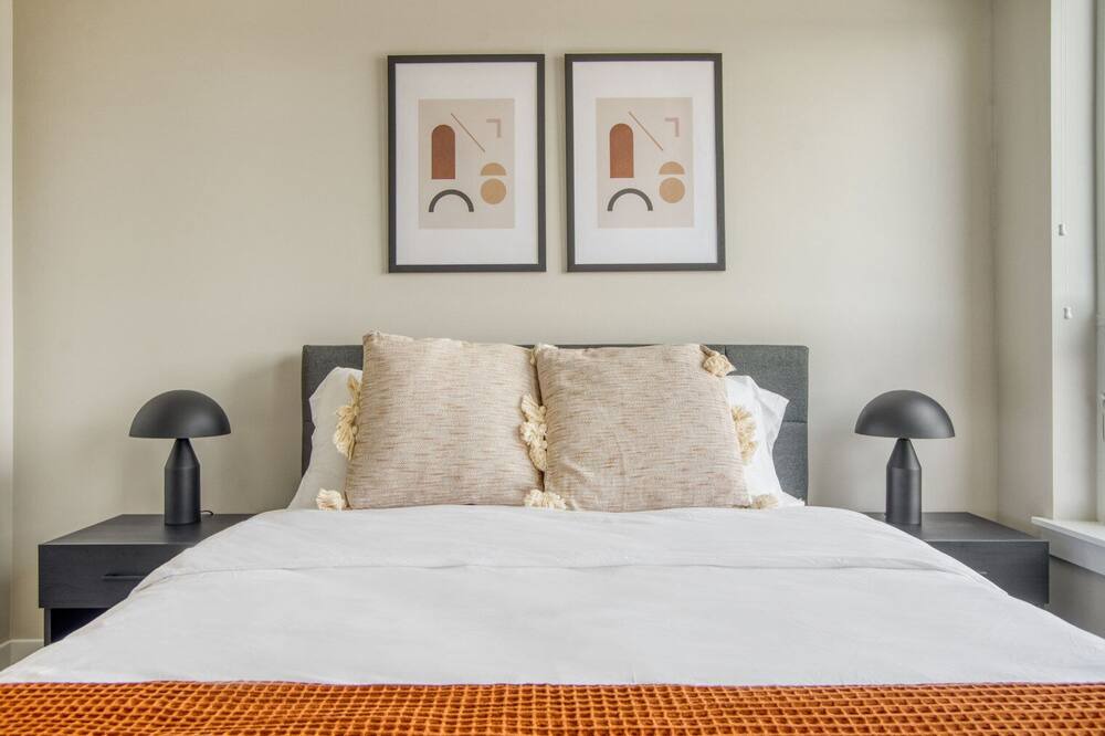 Photo of Bedroom in Hale
