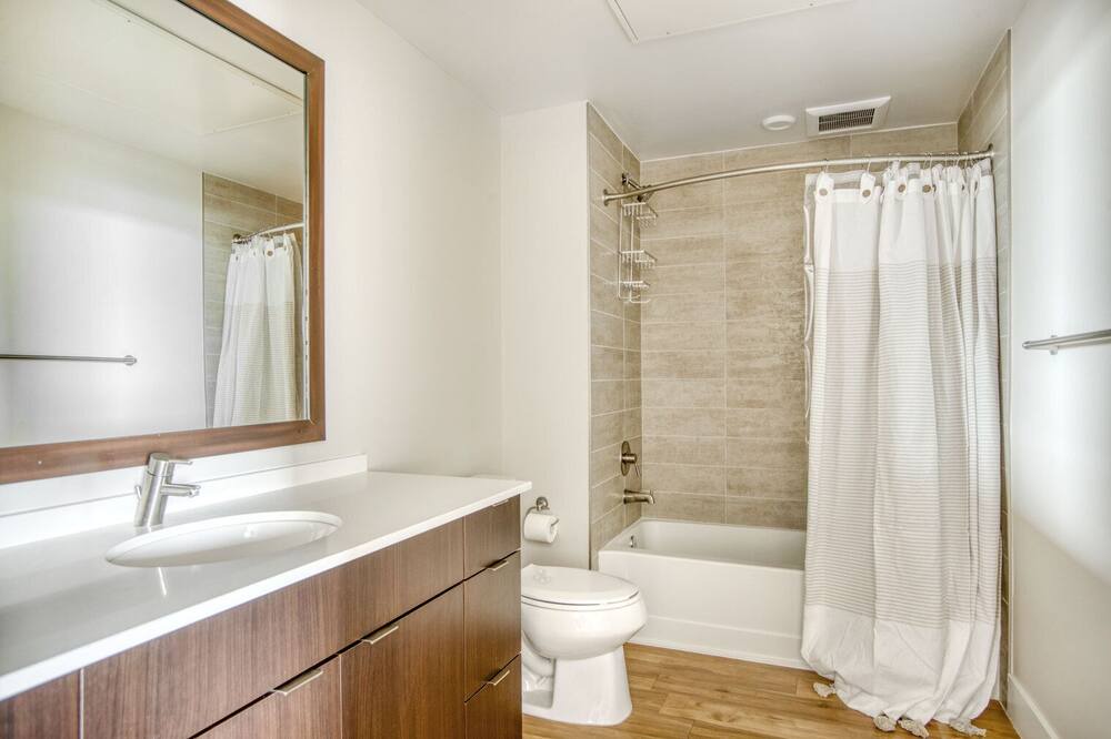 Photo of Bathroom in Hale