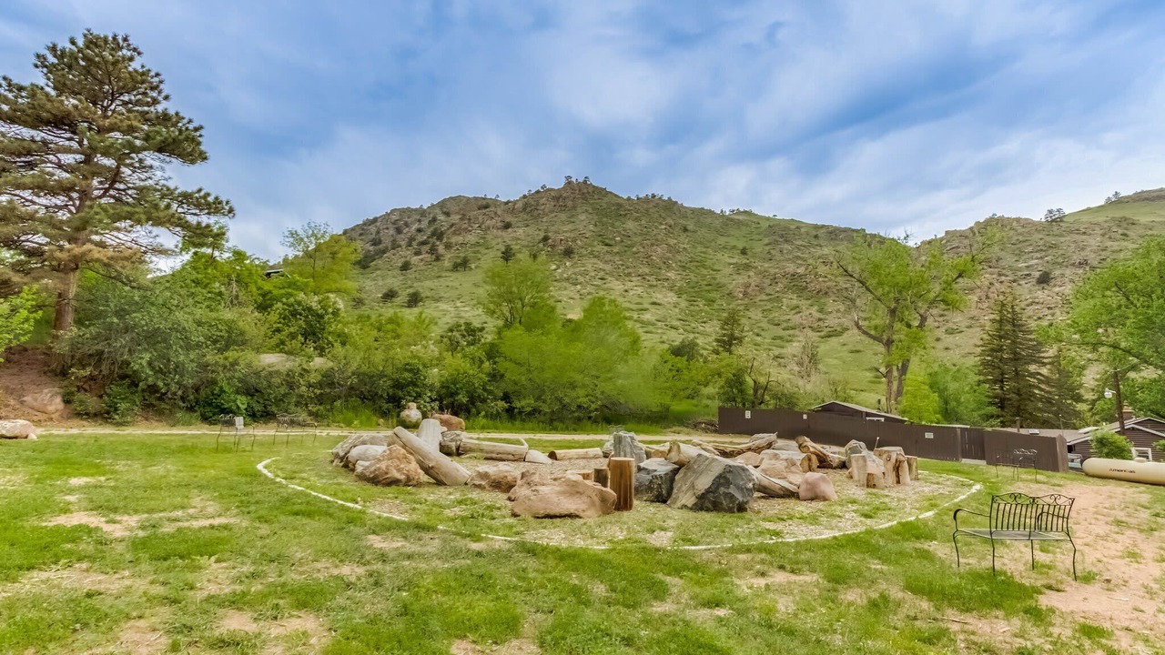 Photo of Outdoor in Lyons