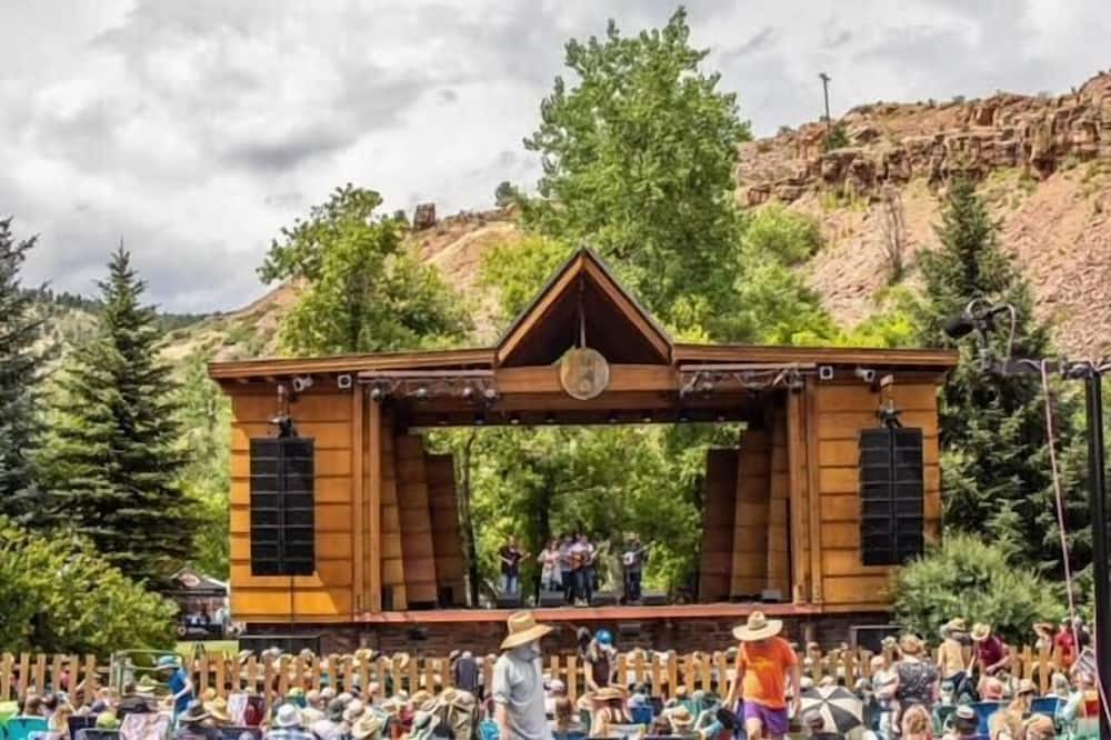 Photo of Outdoor in Lyons