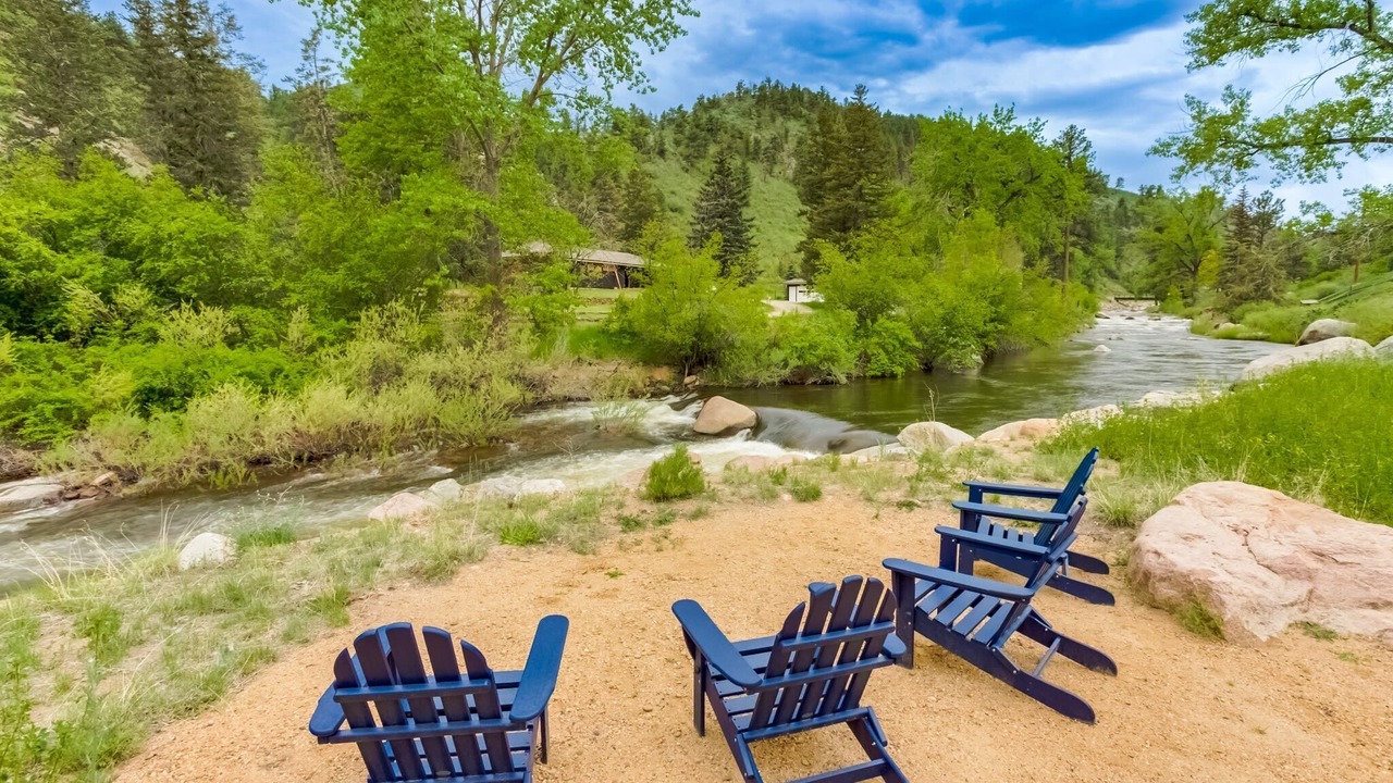 Photo of Outdoor in Lyons