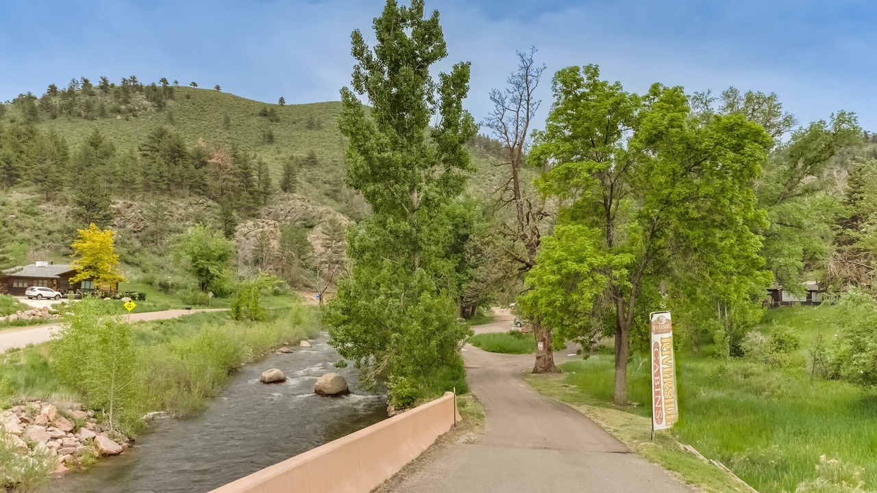 Photo of Outdoor in Lyons