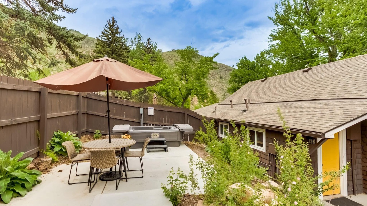 Photo of Outdoor in Lyons