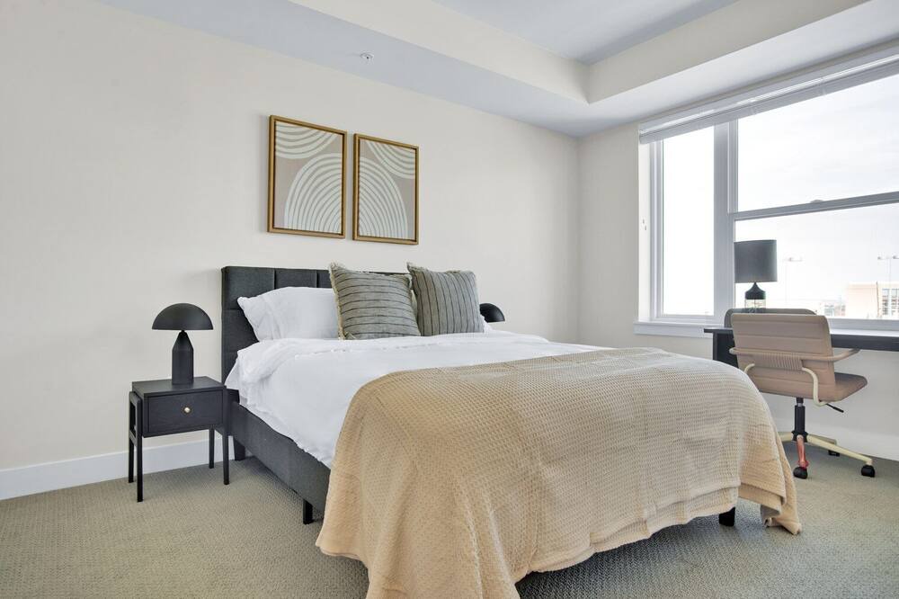 Photo of Bedroom in Hale