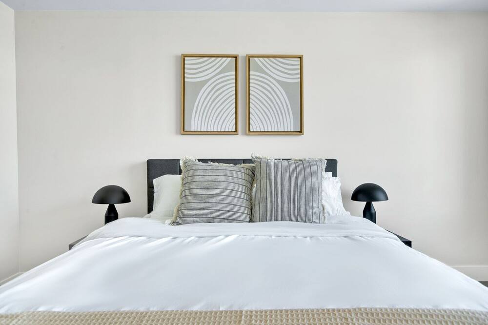 Photo of Bedroom in Hale