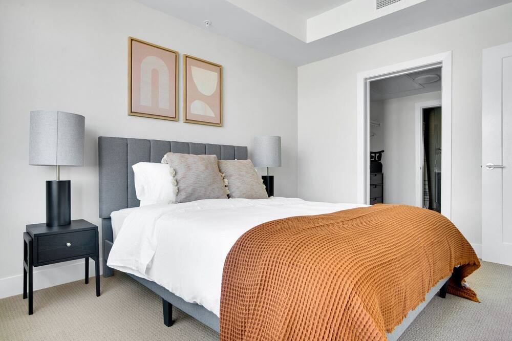 Photo of Bedroom in Hale