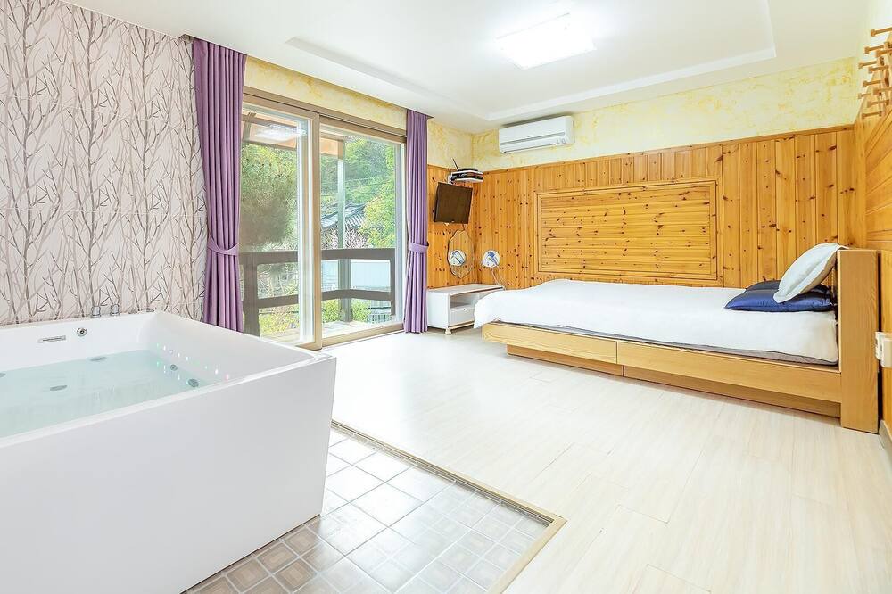 Photo of Bedroom in Oeseo
