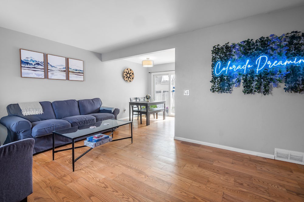 Photo of Livingroom in Walnut Grove