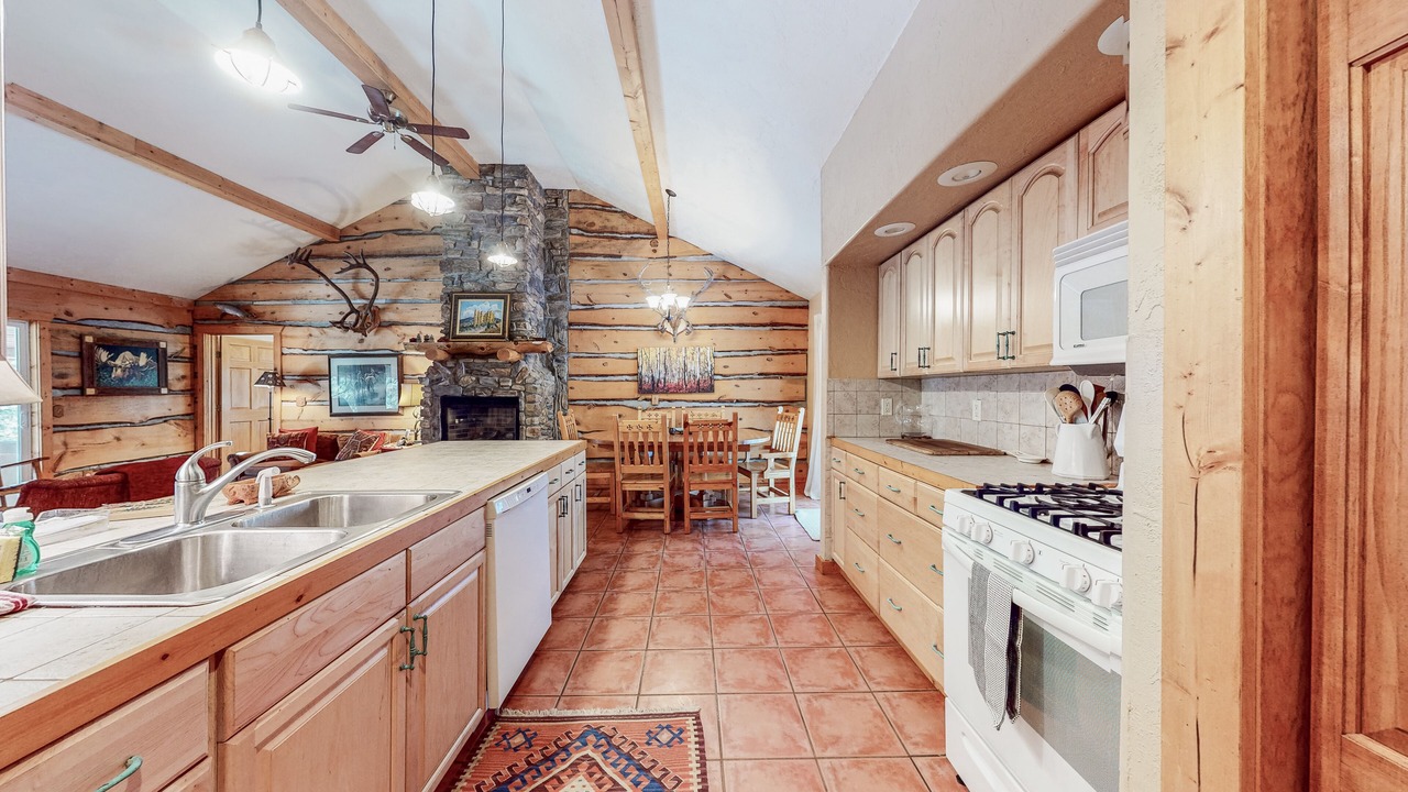 Photo of Kitchen in San Juan River Village