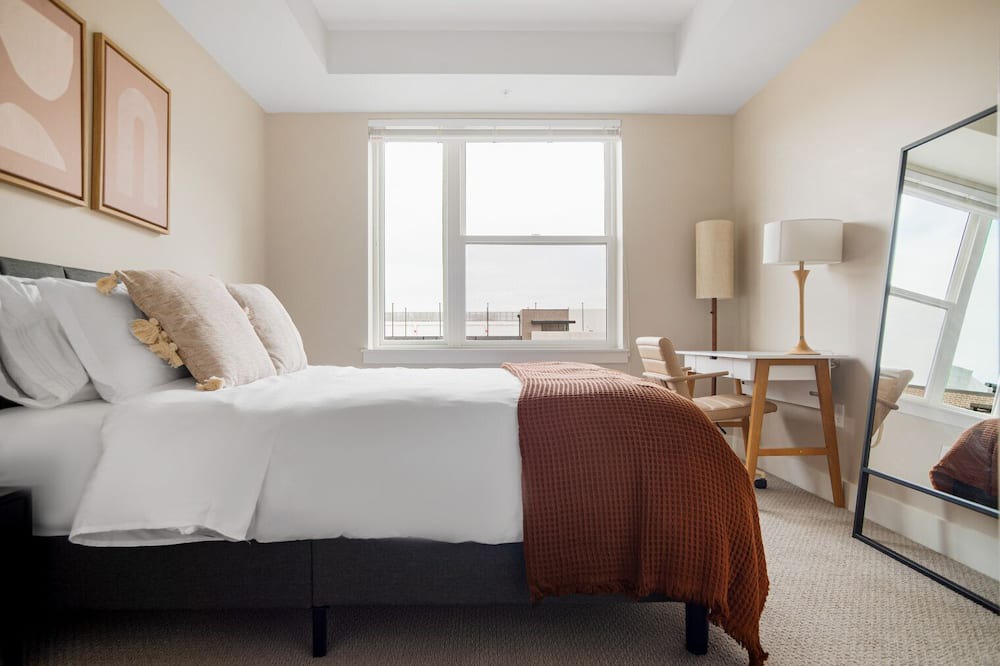 Photo of Bedroom in Hale